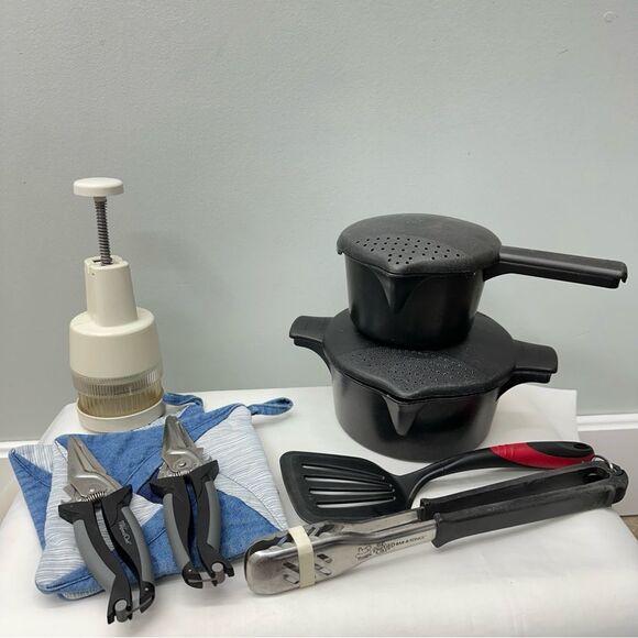 Pampered Chef lot. large small micro cooker strainer, chopper, tongs. - Picture 1 of 4